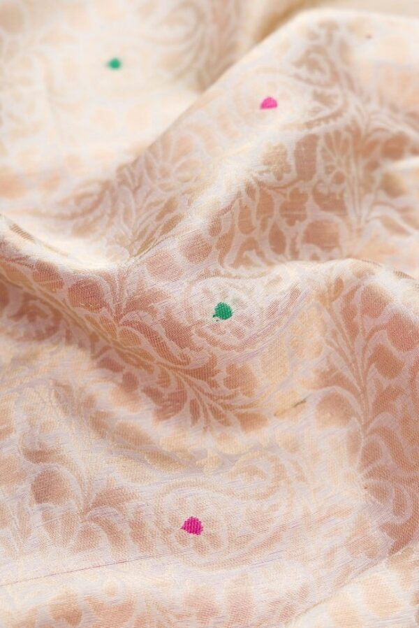 Off White Dual Tone Silk Saree - Image 4